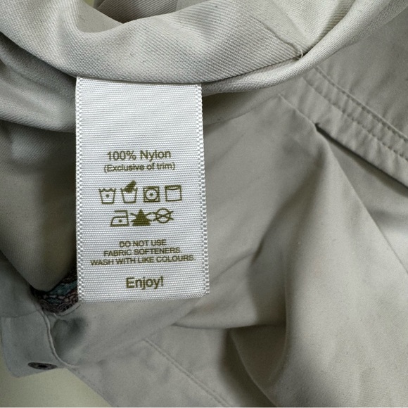 Tilley Utility Pocket Safari Lightweight Outdoor Hiking Travel Vest Nylon Tan L - Picture 7 of 15